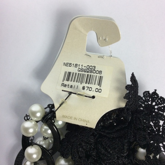EFM Pearl Lace Necklace - Picture 6 of 6